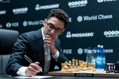 DGT FIDE Dünya Satranç Şampiyonası Seti (E-Board - Bluetooth) - DGT 3000